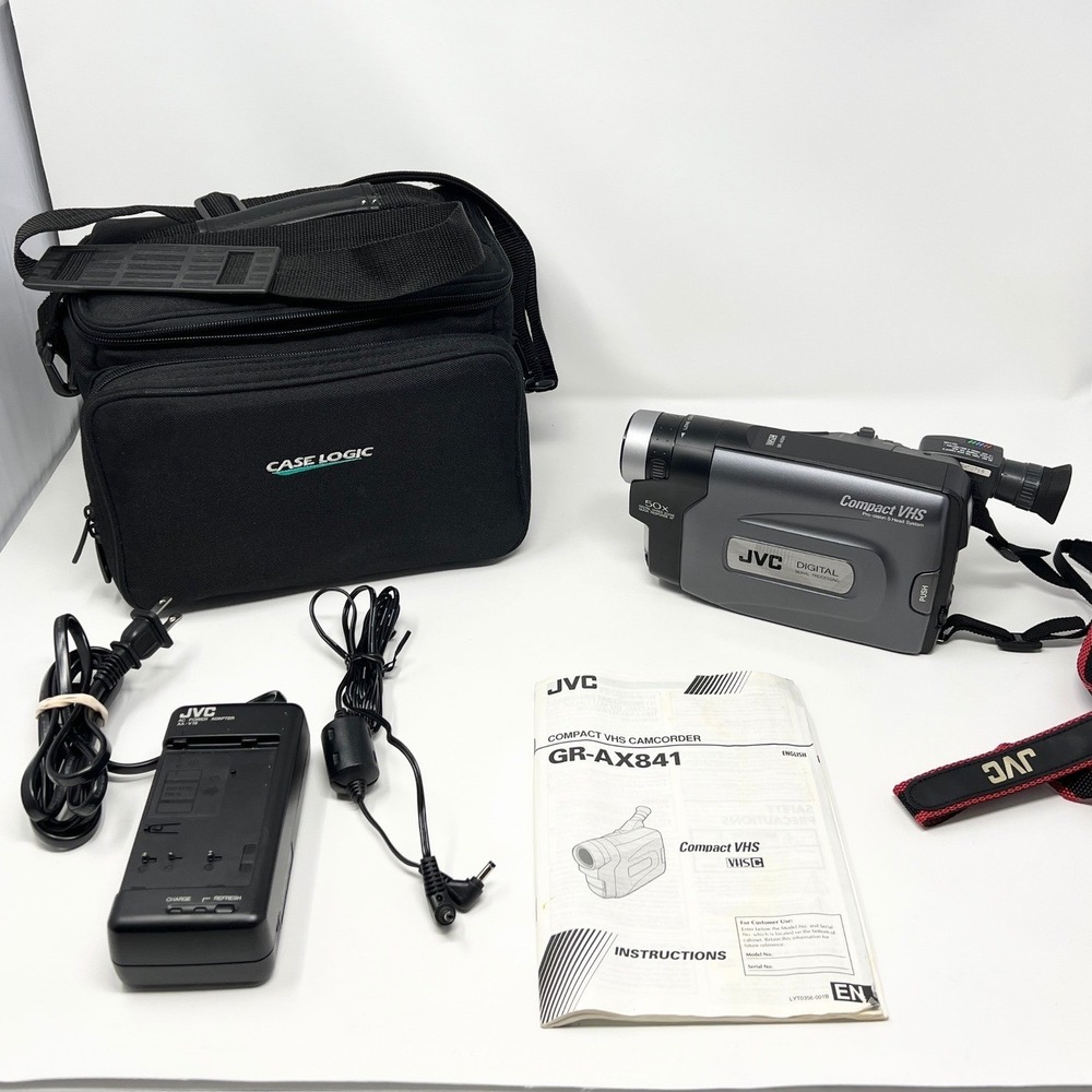 JVC Compact VHS Camcorder GR-AX841 Silver 50x Digital Zoom Case Logic Bag TESTED
